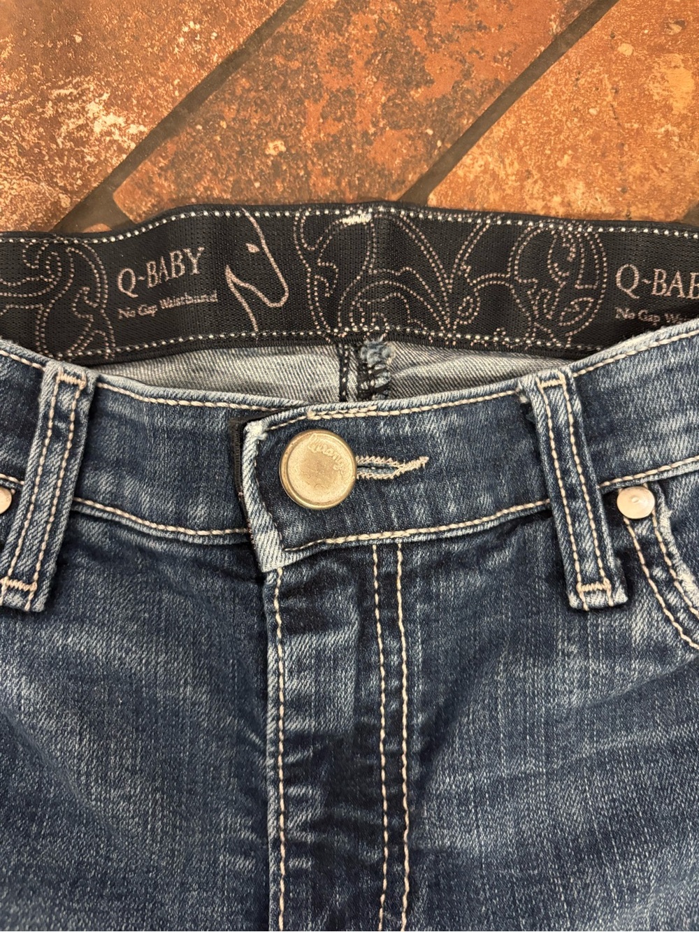 Wrangler Blue Straight Leg Jeans with Embroidered Back Pocket - Picture 6 of 8